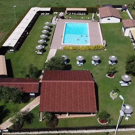 Hotel Piscina La Suite Prossedi Kültér fotó