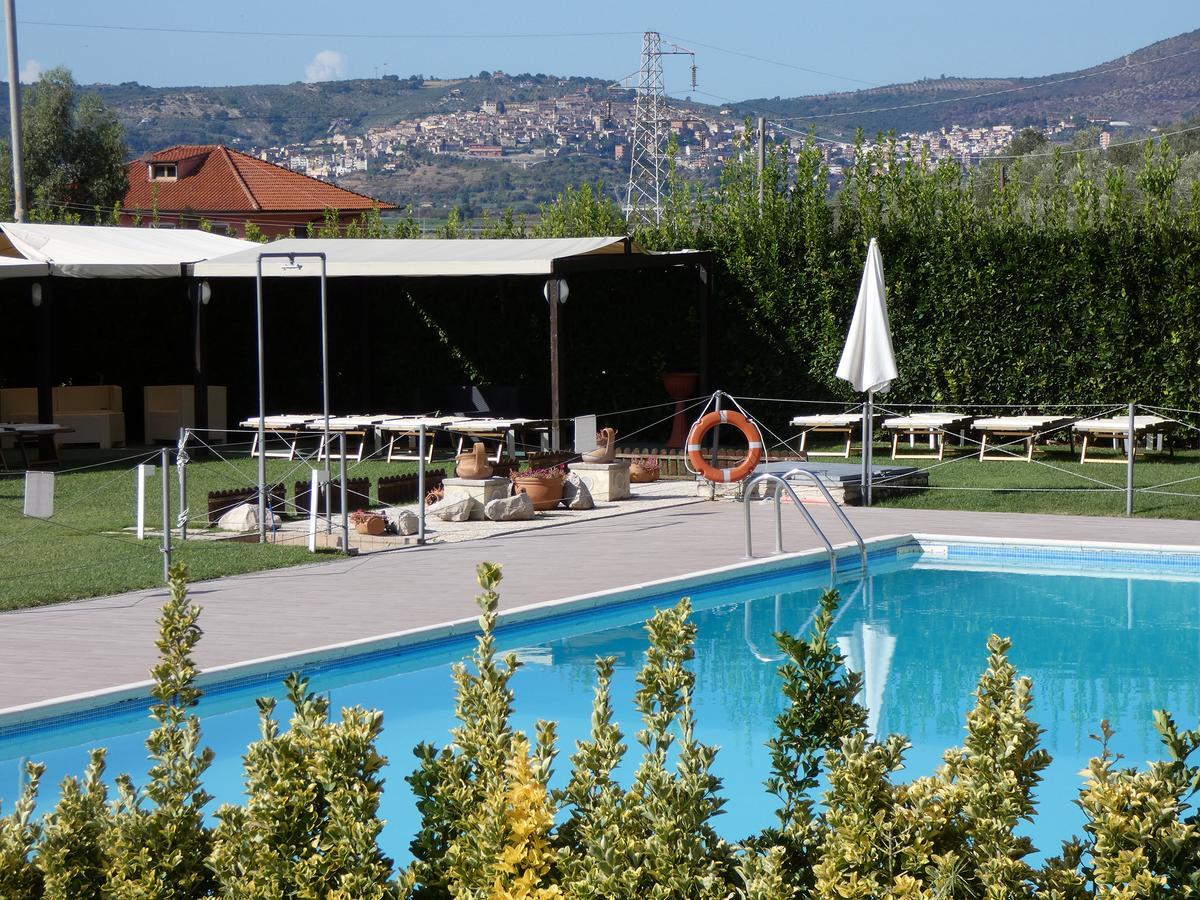 Hotel Piscina La Suite Prossedi Kültér fotó